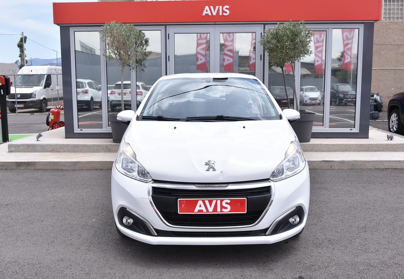 AVIS Used Car | Peugeot 208 1.5 BlueHDi 100hp Pro Active