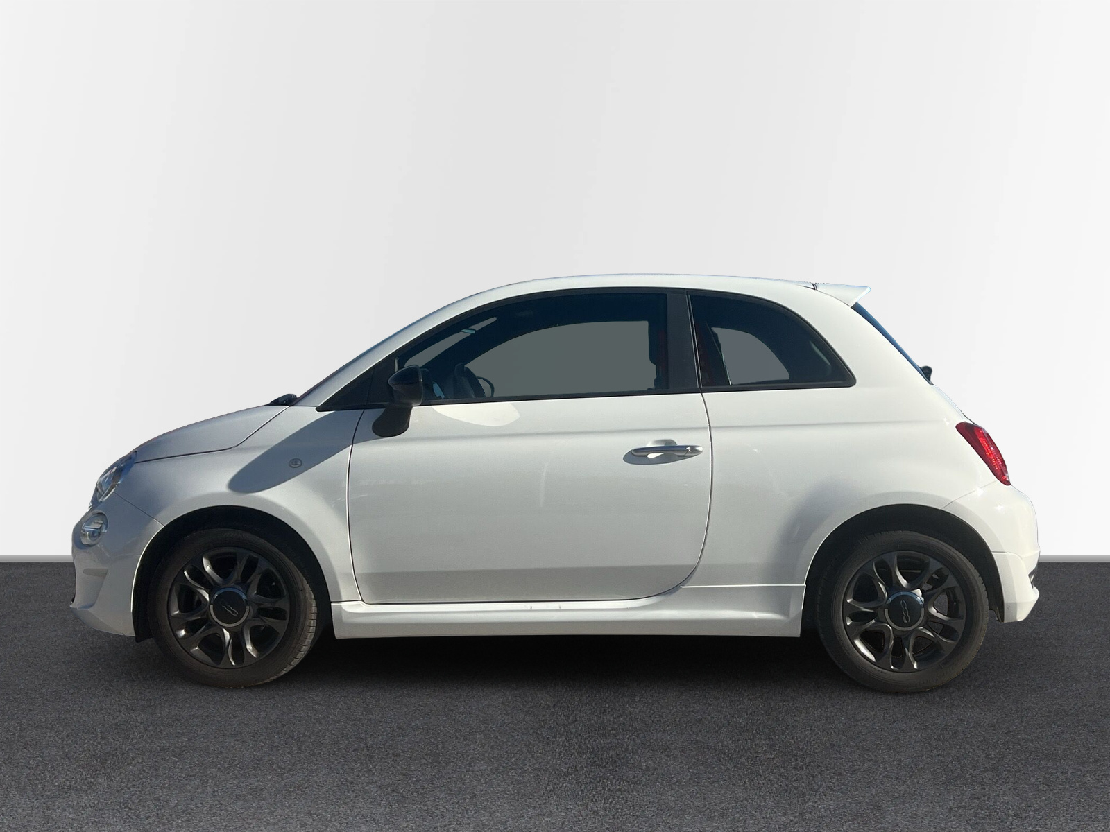 AVIS Used Car | Fiat 500 1.0 Hybrid 70Hp Connect